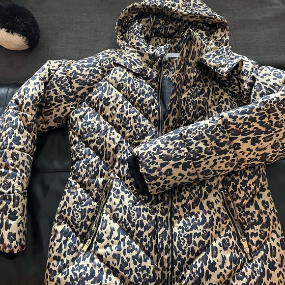 Leopard Print Puffer Jacket, size M - Picture 2 of 2